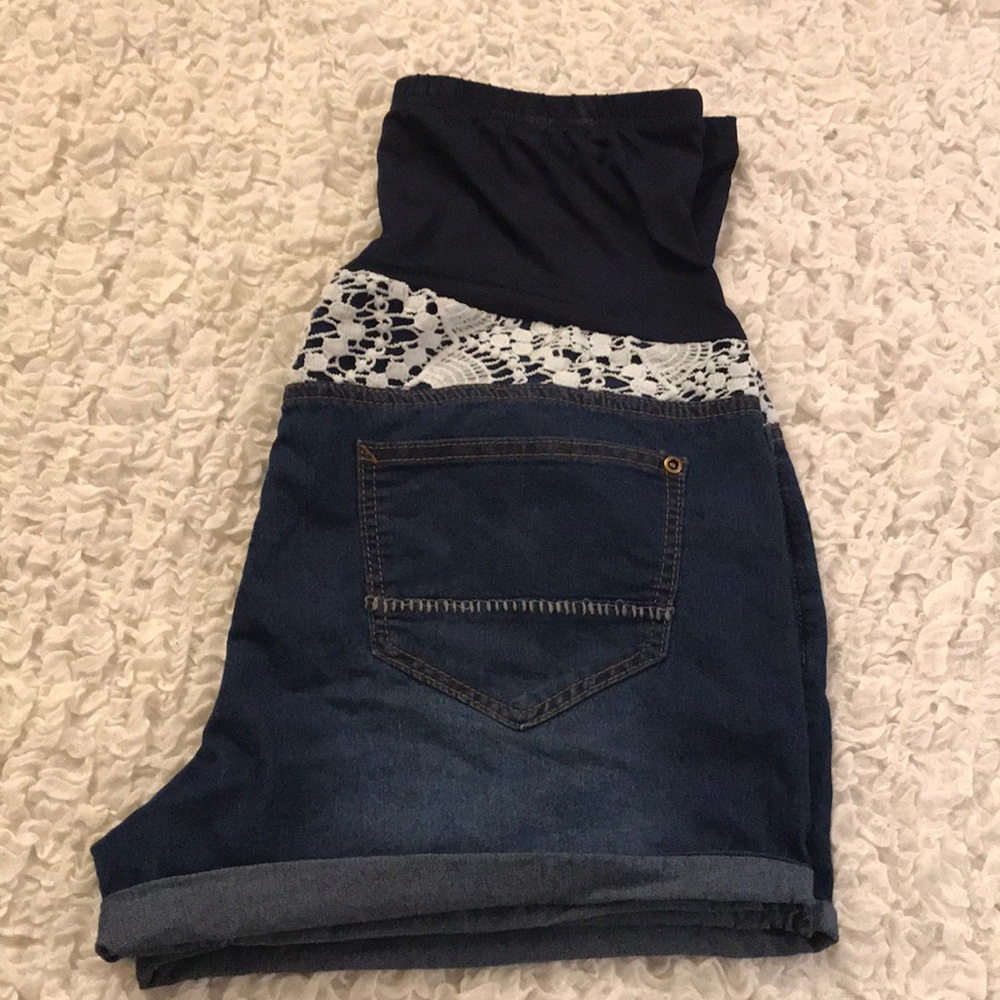 Maternity shorts